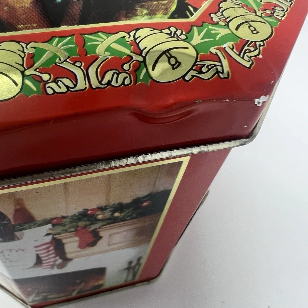 Scent Tins Fragranced Candle Bayberry Christmas Holiday Santa Claus Decor Gift